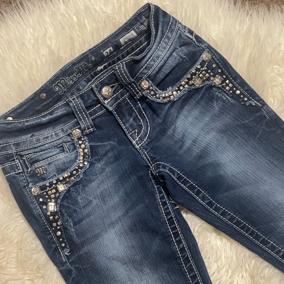 Miss Me jeans. Size: 24. Inseam: tag says 34" tape measure says 33” (see pic) - Picture 7 of 13